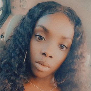 Meet your Posher, Briana